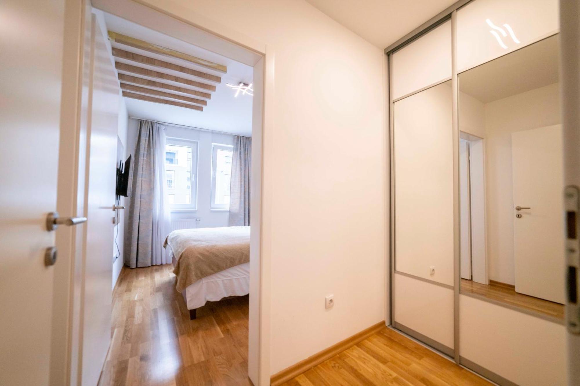 Apartment 5 Star Lukavica Bagian luar foto