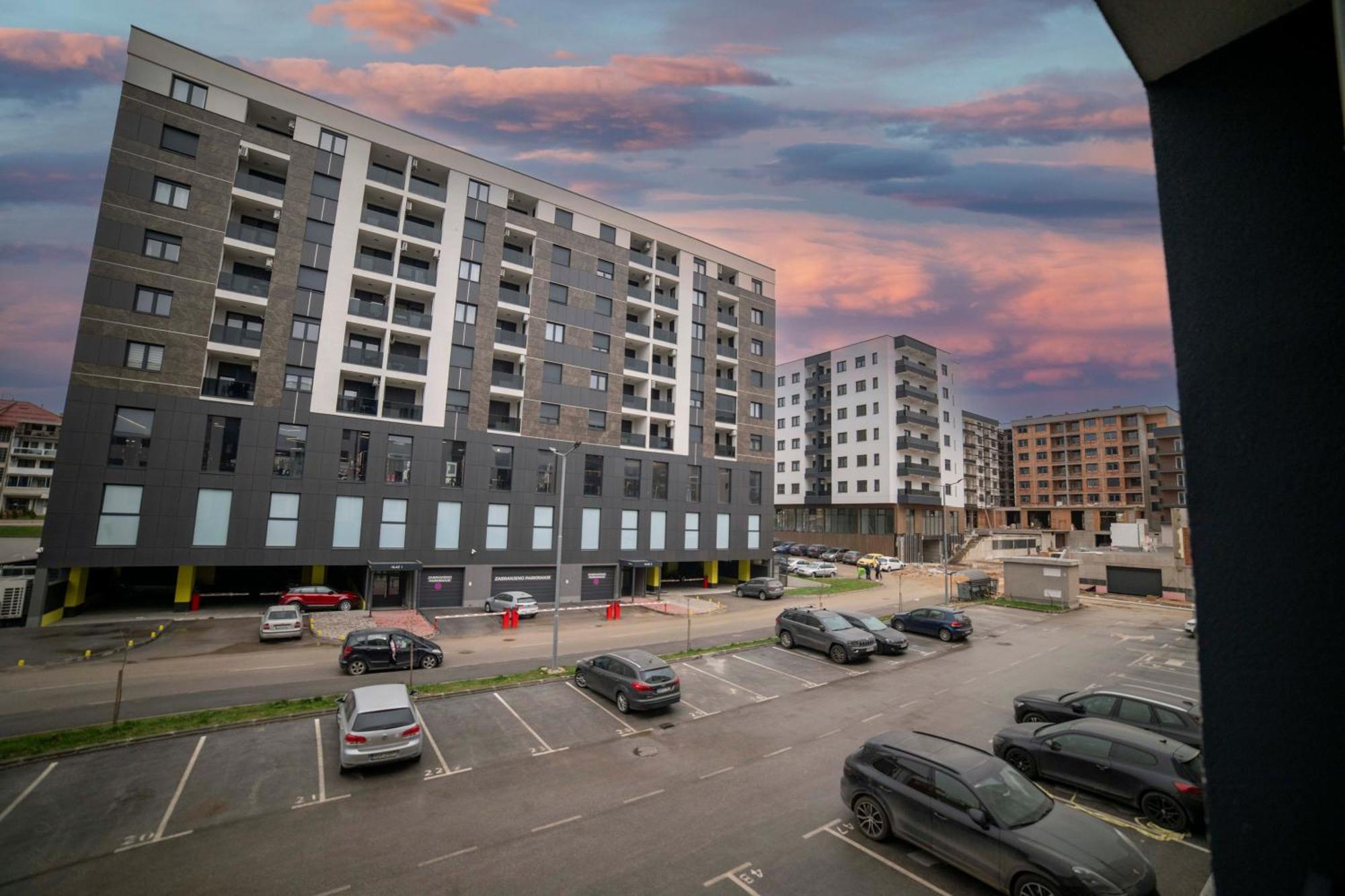 Apartment 5 Star Lukavica Bagian luar foto